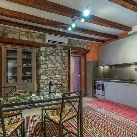 Eufrasiano Apartment *