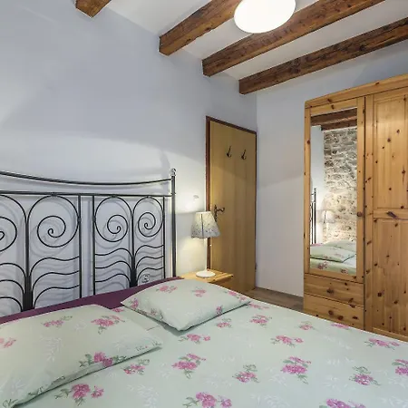 Eufrasiano Apartment *