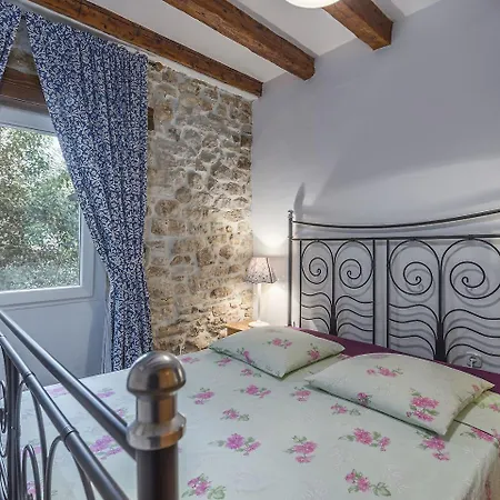 Eufrasiano Apartment *